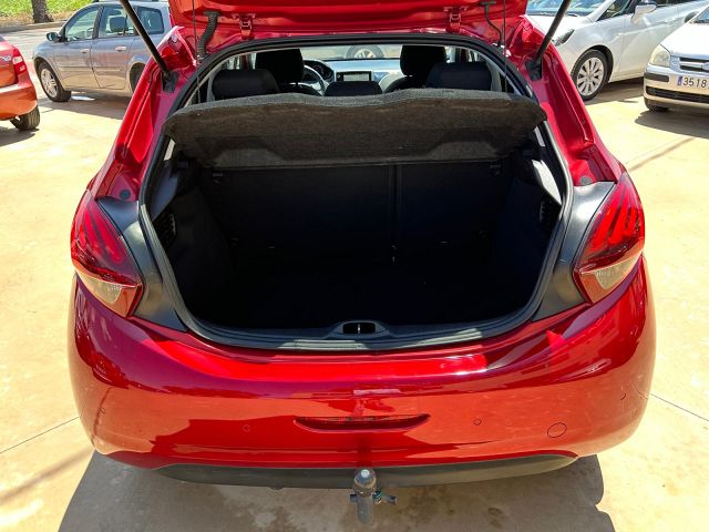PEUGEOT 208 1.2 E-THP TECH EDITION AUTO SPANISH LHD IN SPAIN 16000 MILES 2019